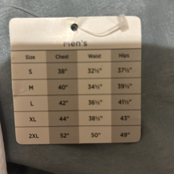 White sleeveless shirt - Picture 3 of 4